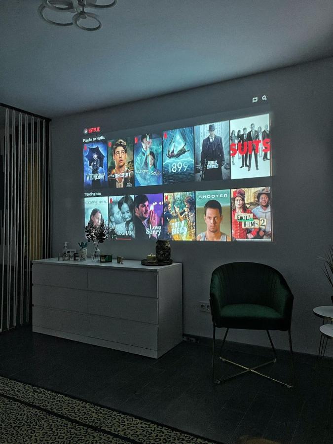 3 Rooms Cinema Garden Parking House Bucarest Exterior foto