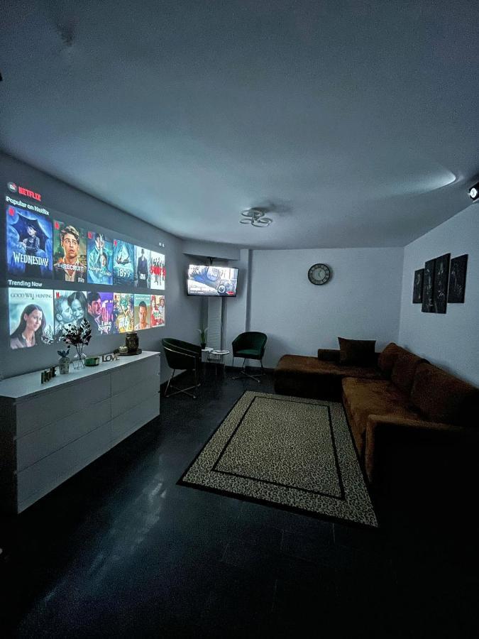 3 Rooms Cinema Garden Parking House Bucarest Exterior foto