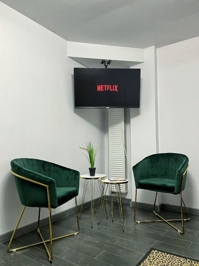 3 Rooms Cinema Garden Parking House Bucarest Exterior foto