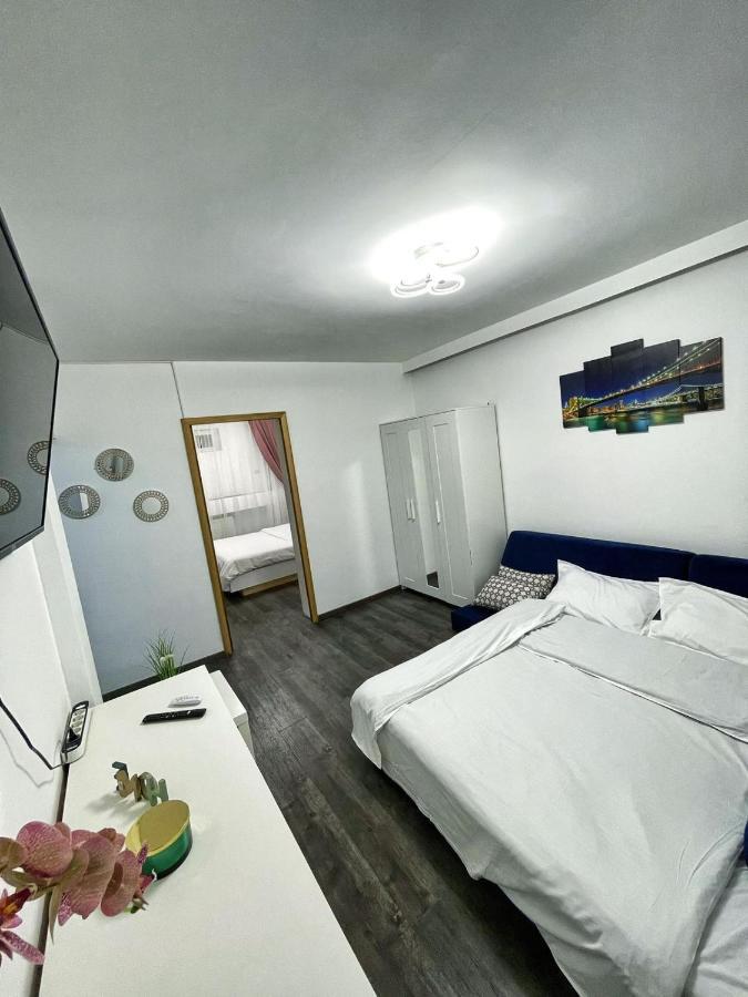 3 Rooms Cinema Garden Parking House Bucarest Exterior foto
