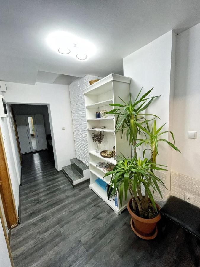 3 Rooms Cinema Garden Parking House Bucarest Exterior foto