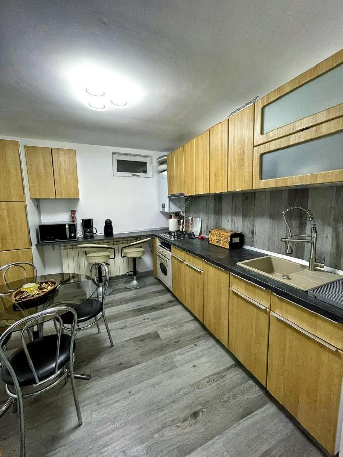 3 Rooms Cinema Garden Parking House Bucarest Exterior foto